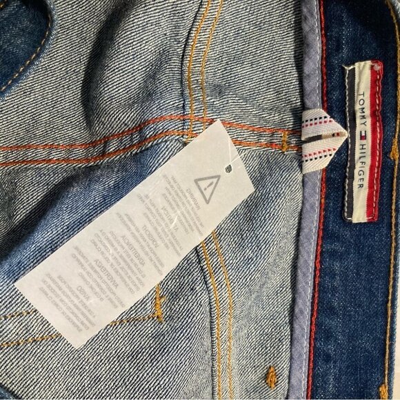TOMMY HILFIGER Sz 40 x  30 Classic Lightly Distressed Jeans NWT - Picture 10 of 16